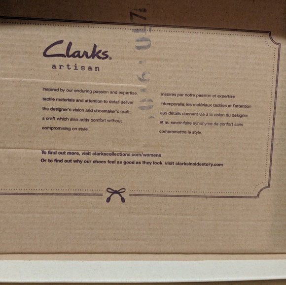 Clarks Genuine Leather Navy Pump - Picture 5 of 5